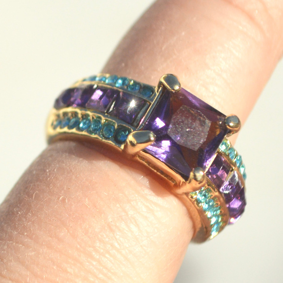 Jewelry - Purple Amethyst 18kt Yellow Gold Size 8 Ring Blue